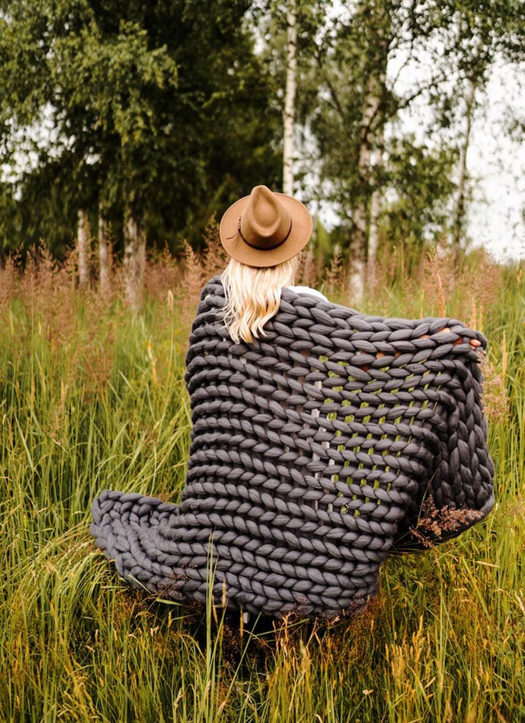 EASTSURE Chunky Knit Blanket Bulky Throw Merino Wool Hand Made Bed Sofa Throw Pet Bed Chair Mat Rug,Dark Grey,32"x32"