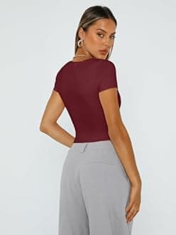 Trendy Queen Short Sleeve Shirts for Women Double Lined Square Neck Cute Going Out Crop Tops Spring Summer Teens Basic Tees