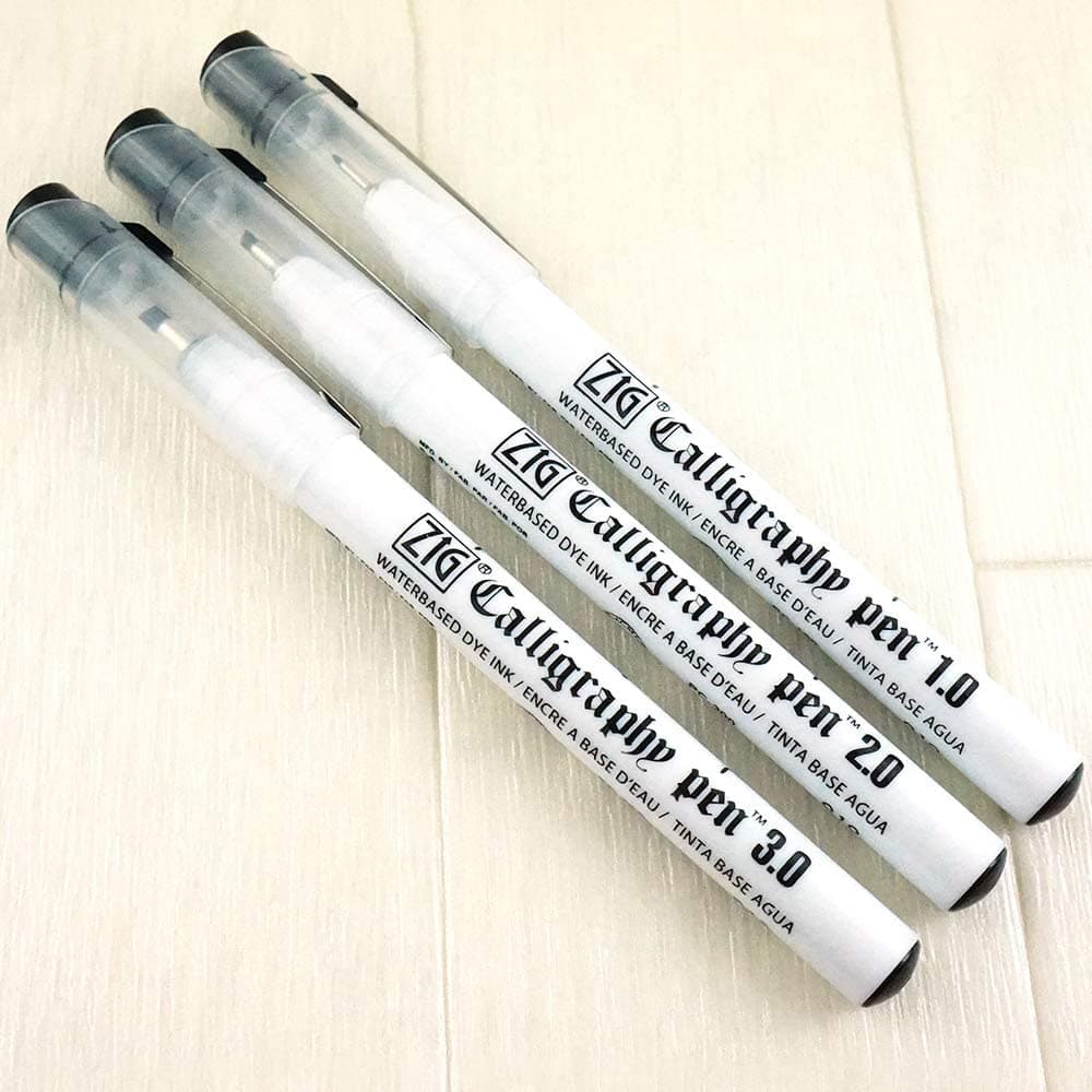 Zig CALLIGRAPHY PEN OBLIQUE Tip BLACK 3 Set, 1mm, 2mm, 3mm, For Italic and Gothic Calligraphy Beginners, AP-Certified, Odourless, Xylene Free, Professional quality, Made in Japan Kuretake