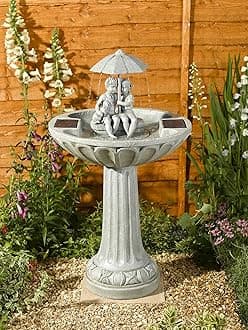 Garden Mile® Novelty Umbrella Boy and Girl Water Fountain - Solar Powered Freestanding Stone Bird Bath Water Feature - Garden Ornament Outdoor Decorative Centrepiece for Pond, Patio and Lawn Decor